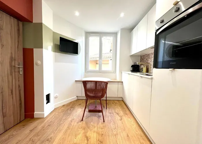 Apartment La Loge Parisienne, 300m Gare, Climatisation, Telepherique *